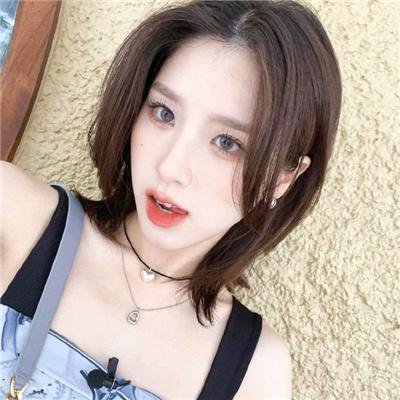 穿着旗袍的女孩